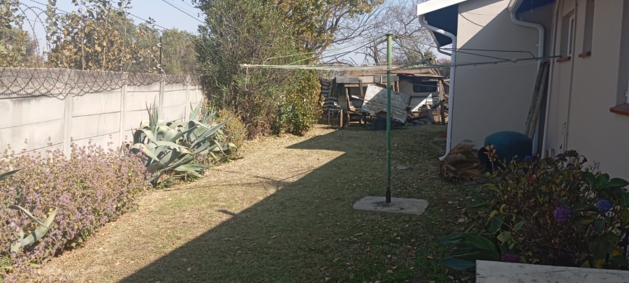 3 Bedroom Property for Sale in Brackendowns Gauteng