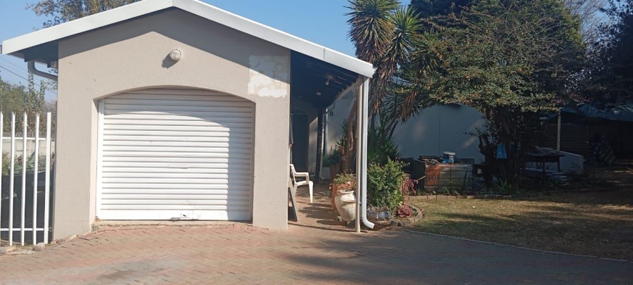 3 Bedroom Property for Sale in Brackendowns Gauteng