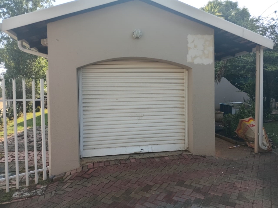 3 Bedroom Property for Sale in Brackendowns Gauteng