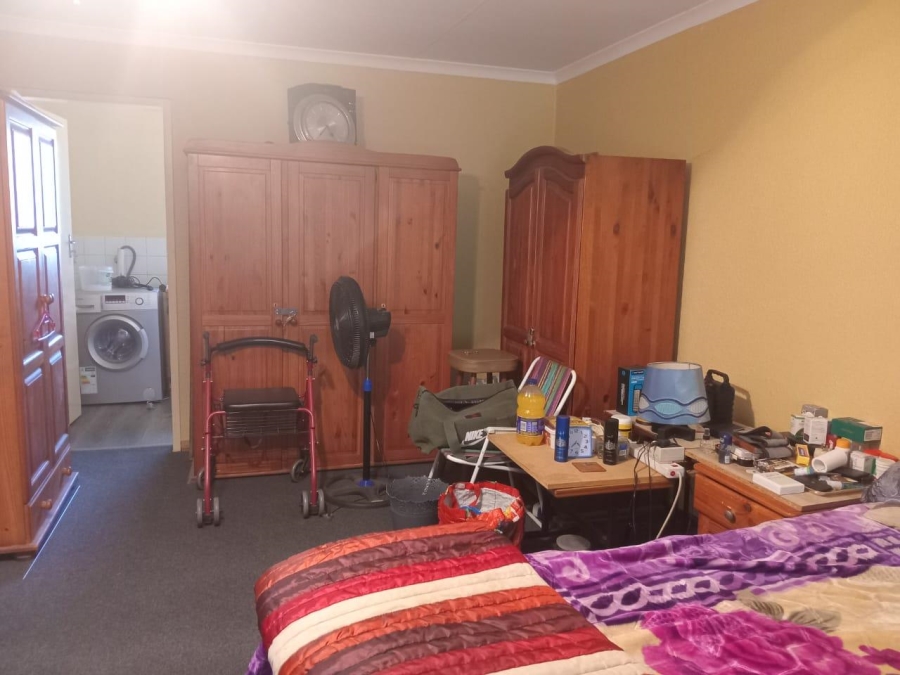3 Bedroom Property for Sale in Brackendowns Gauteng