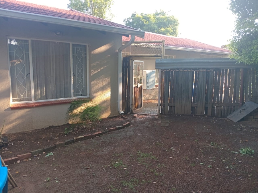 3 Bedroom Property for Sale in Brackendowns Gauteng
