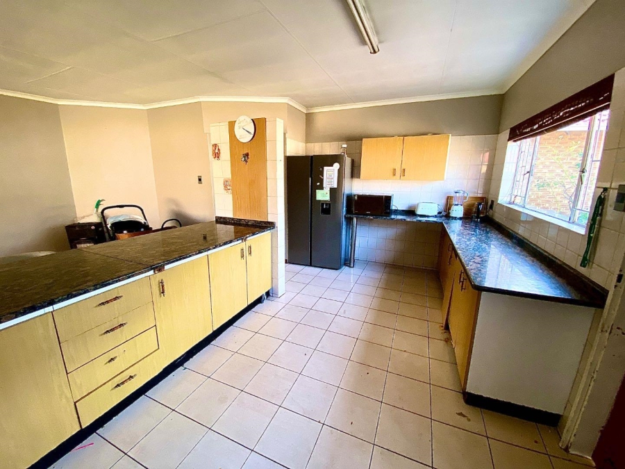 4 Bedroom Property for Sale in Wilro Park Gauteng