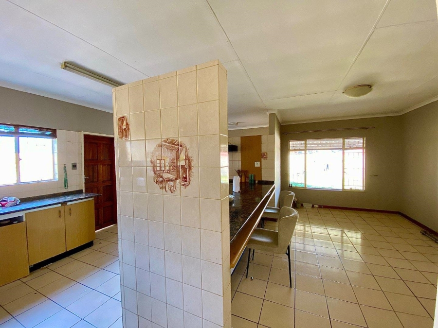 4 Bedroom Property for Sale in Wilro Park Gauteng