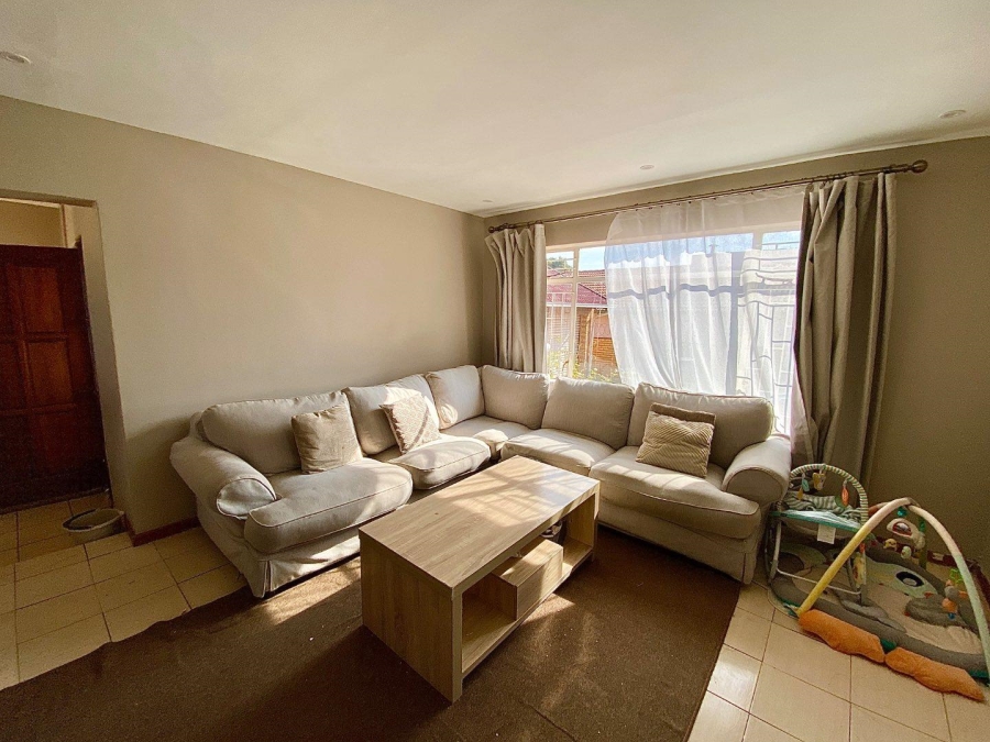 4 Bedroom Property for Sale in Wilro Park Gauteng