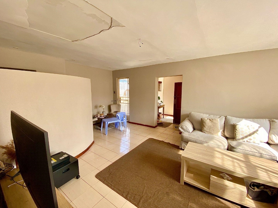 4 Bedroom Property for Sale in Wilro Park Gauteng