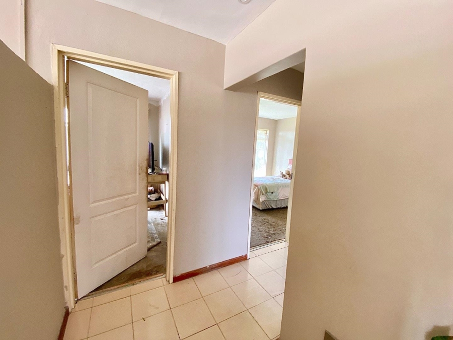 4 Bedroom Property for Sale in Wilro Park Gauteng