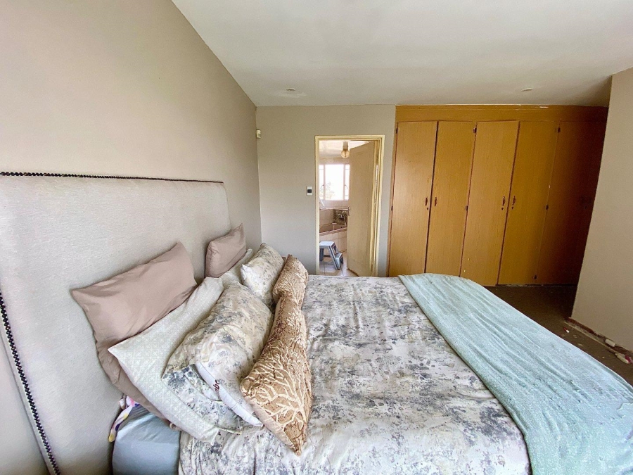 4 Bedroom Property for Sale in Wilro Park Gauteng