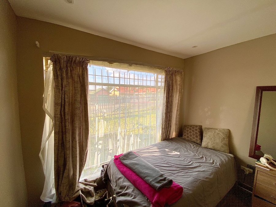 4 Bedroom Property for Sale in Wilro Park Gauteng