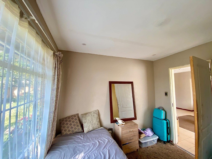 4 Bedroom Property for Sale in Wilro Park Gauteng