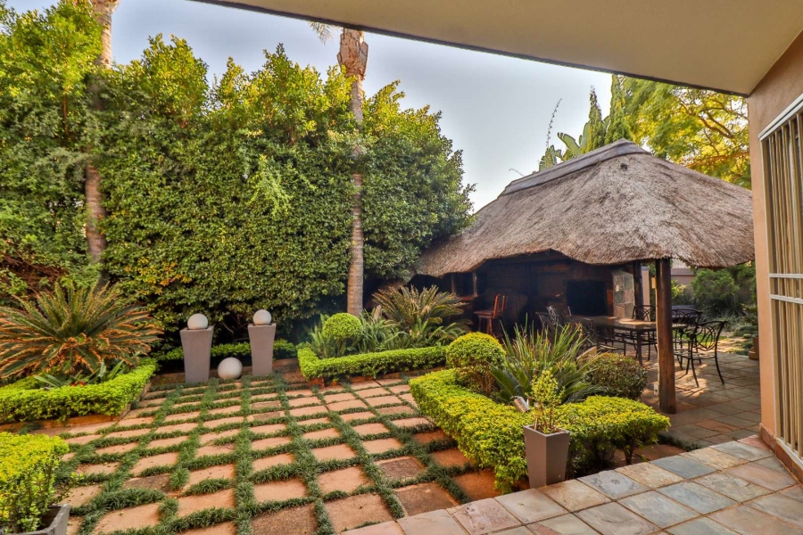 5 Bedroom Property for Sale in Moreleta Park Gauteng