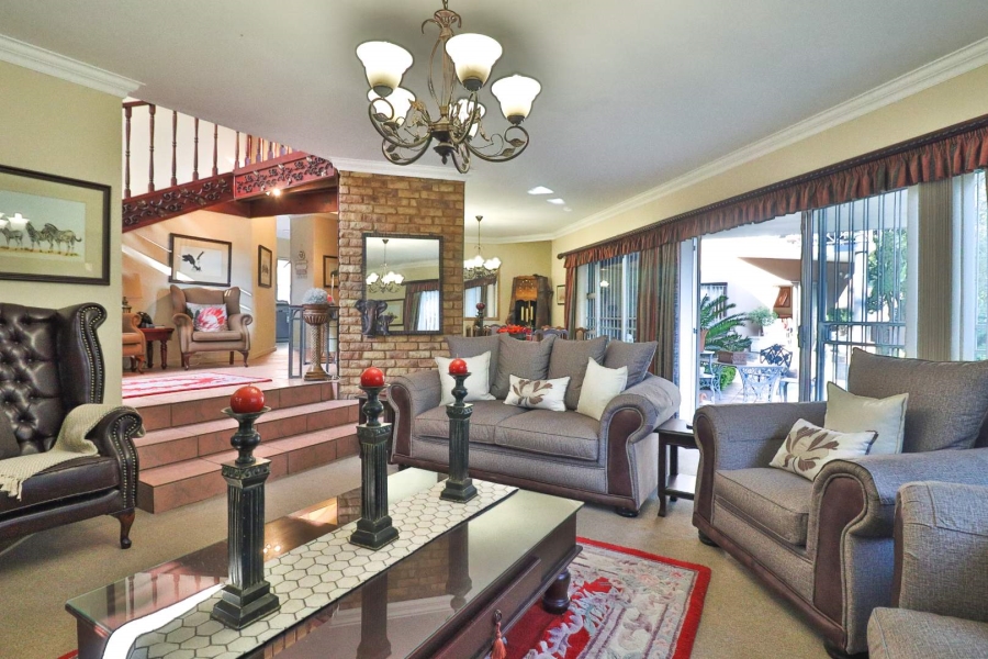 5 Bedroom Property for Sale in Moreleta Park Gauteng