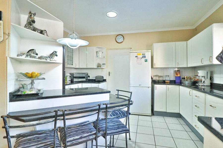 5 Bedroom Property for Sale in Moreleta Park Gauteng