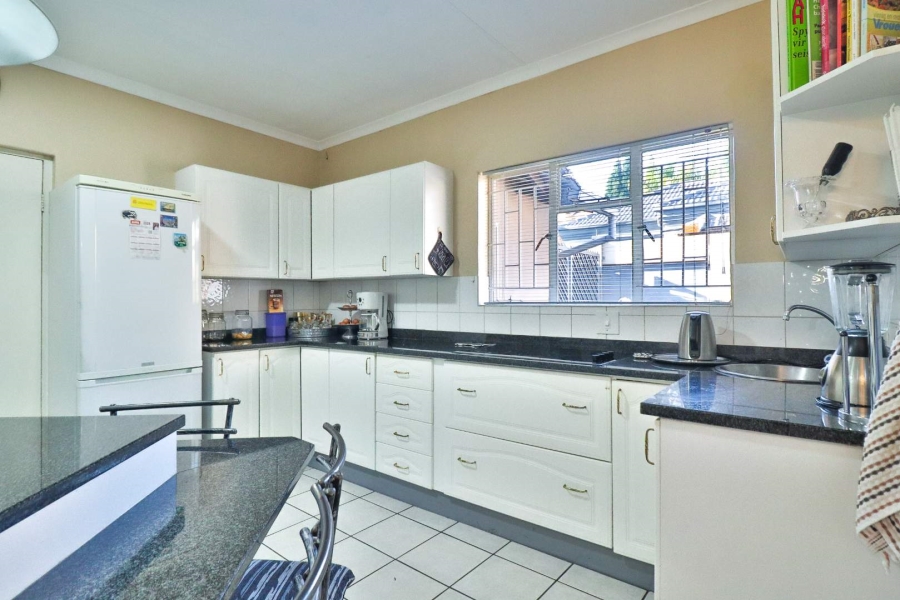 5 Bedroom Property for Sale in Moreleta Park Gauteng