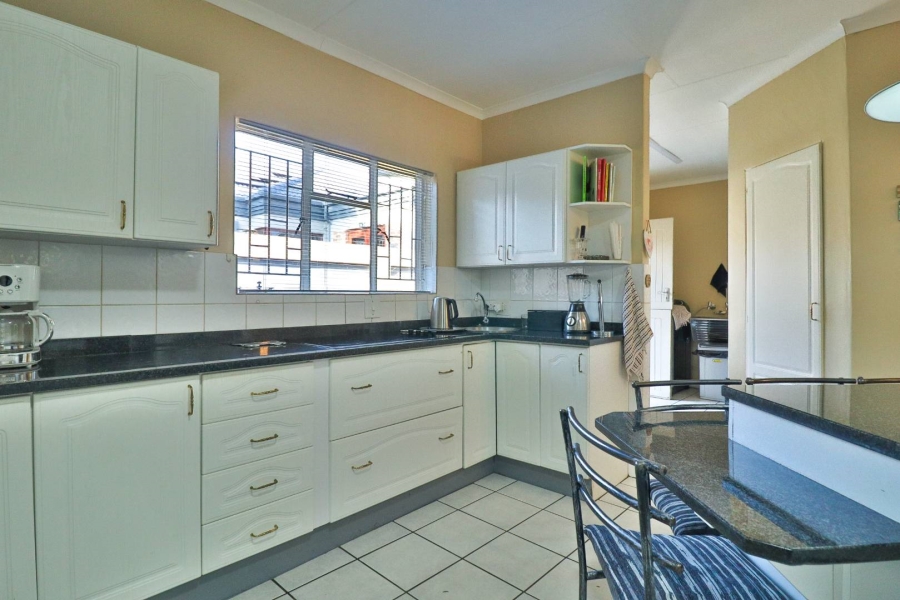 5 Bedroom Property for Sale in Moreleta Park Gauteng