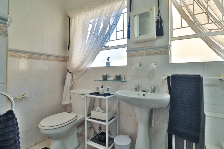 5 Bedroom Property for Sale in Moreleta Park Gauteng