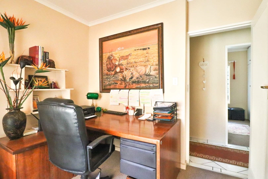 5 Bedroom Property for Sale in Moreleta Park Gauteng