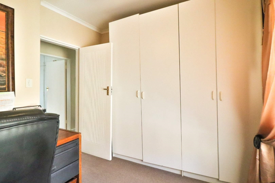 5 Bedroom Property for Sale in Moreleta Park Gauteng