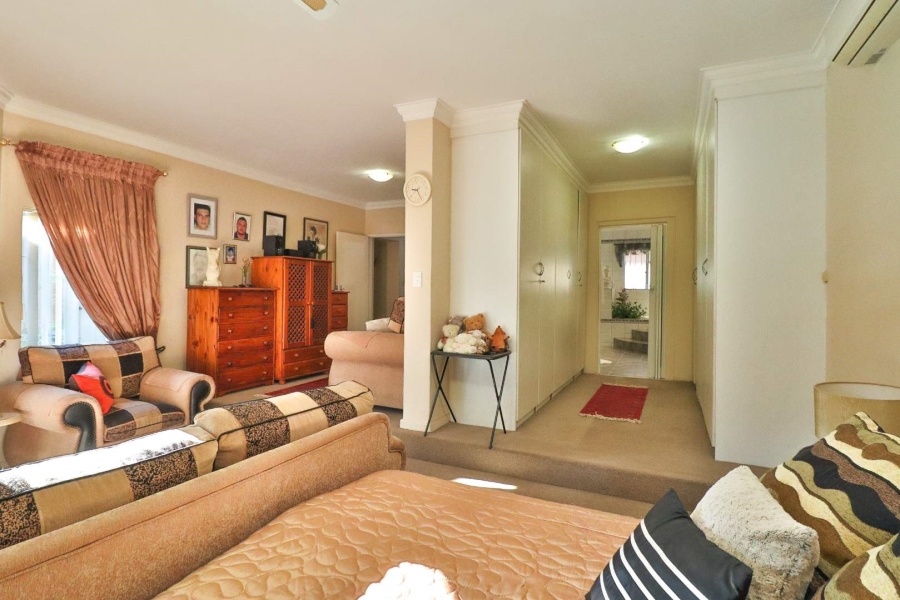 5 Bedroom Property for Sale in Moreleta Park Gauteng