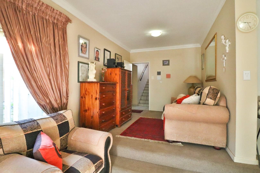 5 Bedroom Property for Sale in Moreleta Park Gauteng