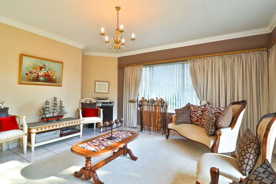 5 Bedroom Property for Sale in Moreleta Park Gauteng