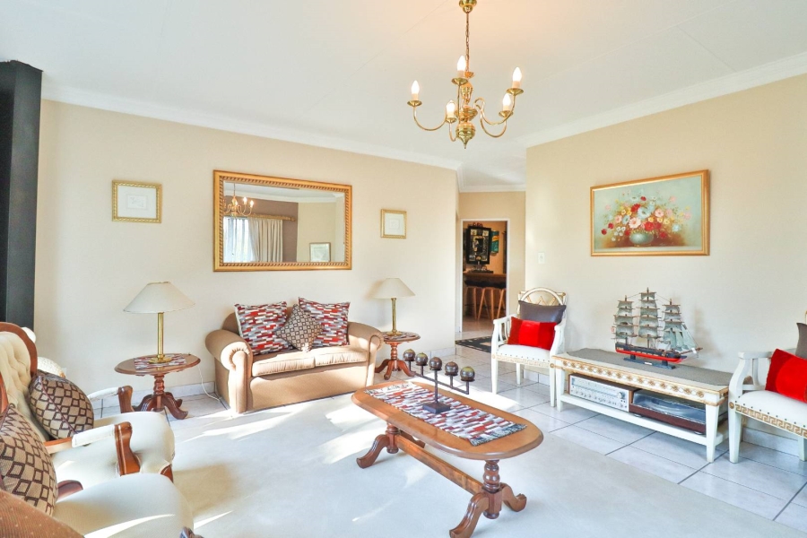 5 Bedroom Property for Sale in Moreleta Park Gauteng