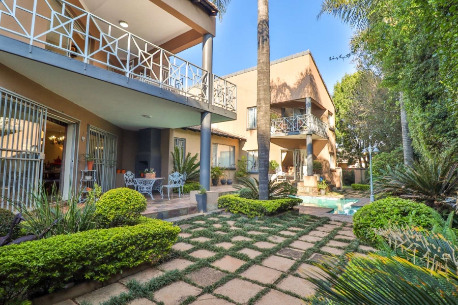 5 Bedroom Property for Sale in Moreleta Park Gauteng