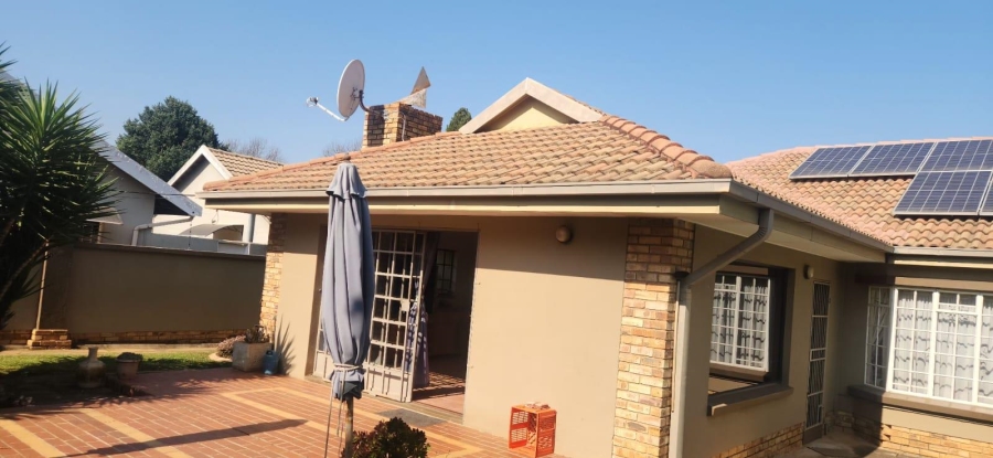 3 Bedroom Property for Sale in Lyttelton Gauteng