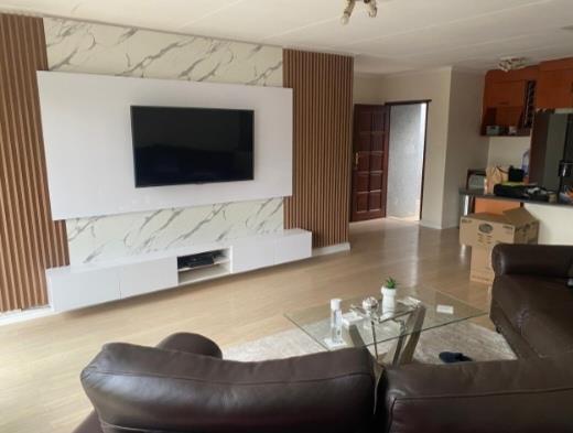 2 Bedroom Property for Sale in Corlett Gardens Gauteng
