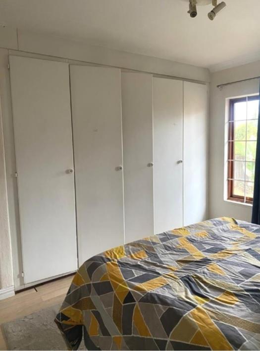 2 Bedroom Property for Sale in Corlett Gardens Gauteng