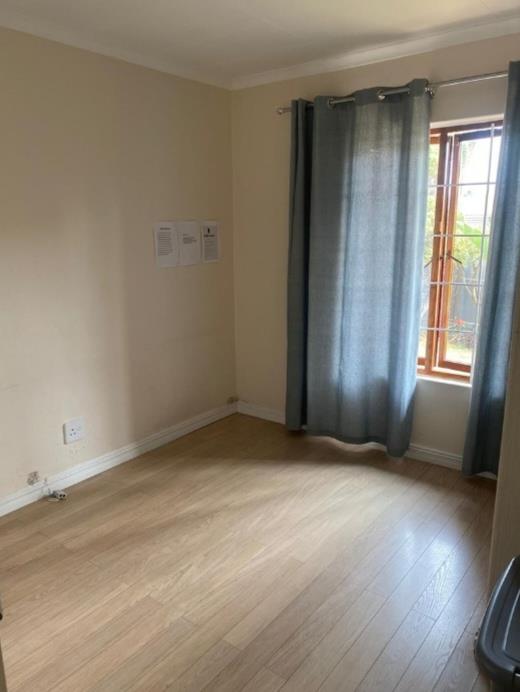2 Bedroom Property for Sale in Corlett Gardens Gauteng
