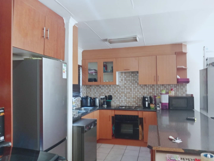 2 Bedroom Property for Sale in Corlett Gardens Gauteng