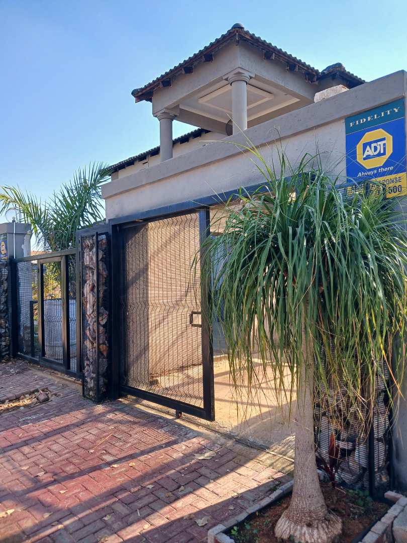 4 Bedroom Property for Sale in Nkwe Estate Gauteng