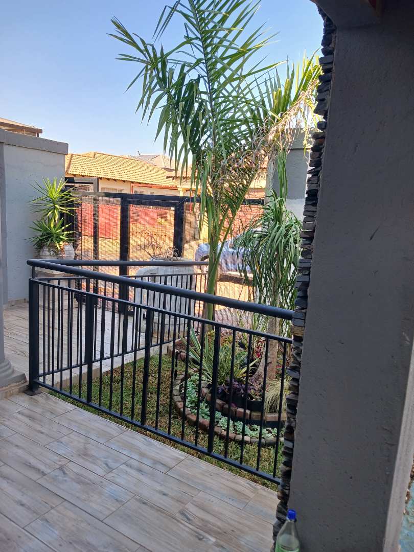 4 Bedroom Property for Sale in Nkwe Estate Gauteng