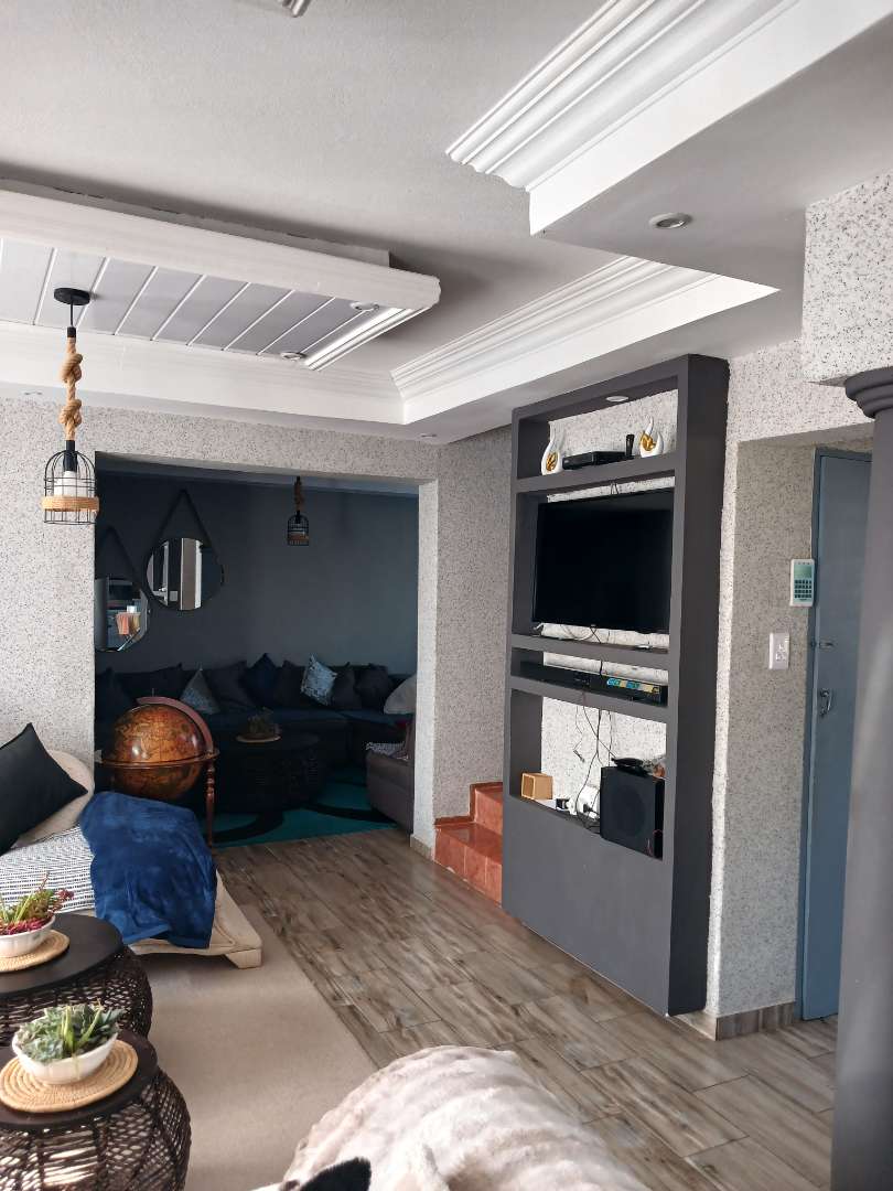 4 Bedroom Property for Sale in Nkwe Estate Gauteng