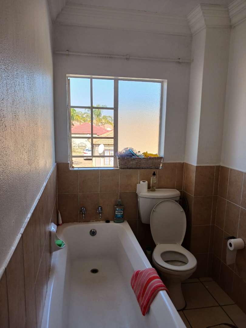 4 Bedroom Property for Sale in Nkwe Estate Gauteng