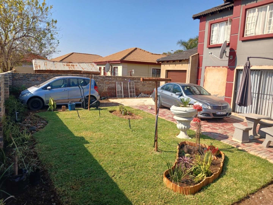 4 Bedroom Property for Sale in Nkwe Estate Gauteng