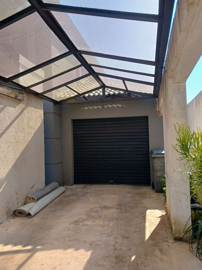 4 Bedroom Property for Sale in Nkwe Estate Gauteng