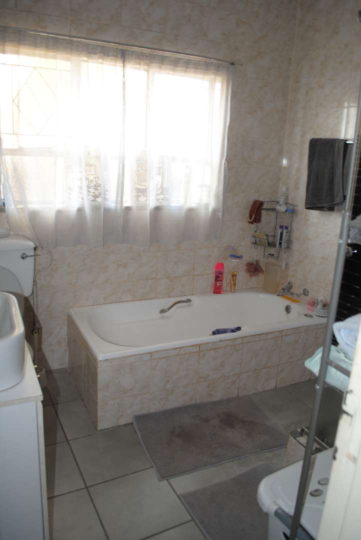 3 Bedroom Property for Sale in Rothdene Gauteng