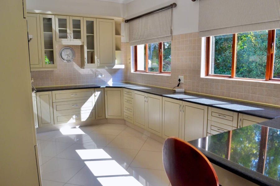To Let 4 Bedroom Property for Rent in Woodhill Estate Gauteng
