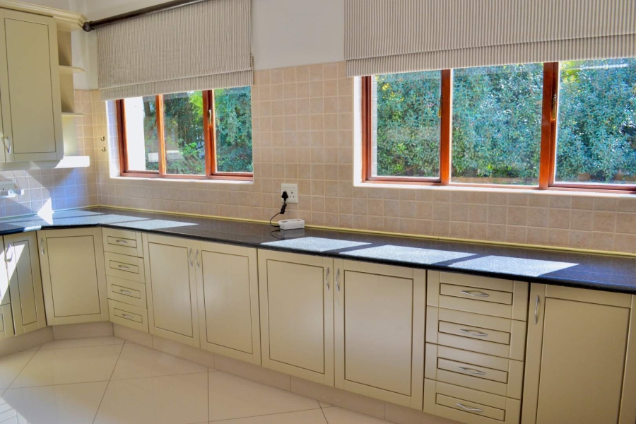 To Let 4 Bedroom Property for Rent in Woodhill Estate Gauteng