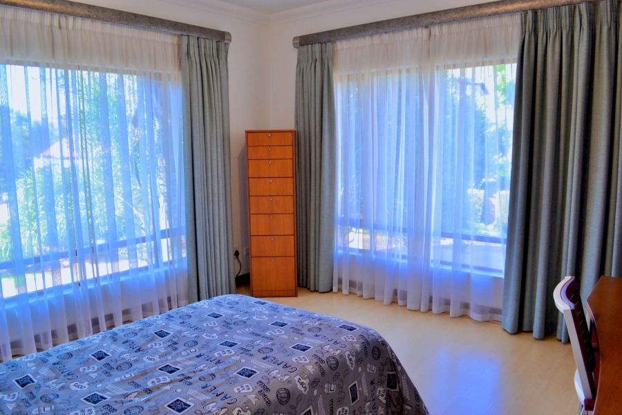 To Let 4 Bedroom Property for Rent in Woodhill Estate Gauteng