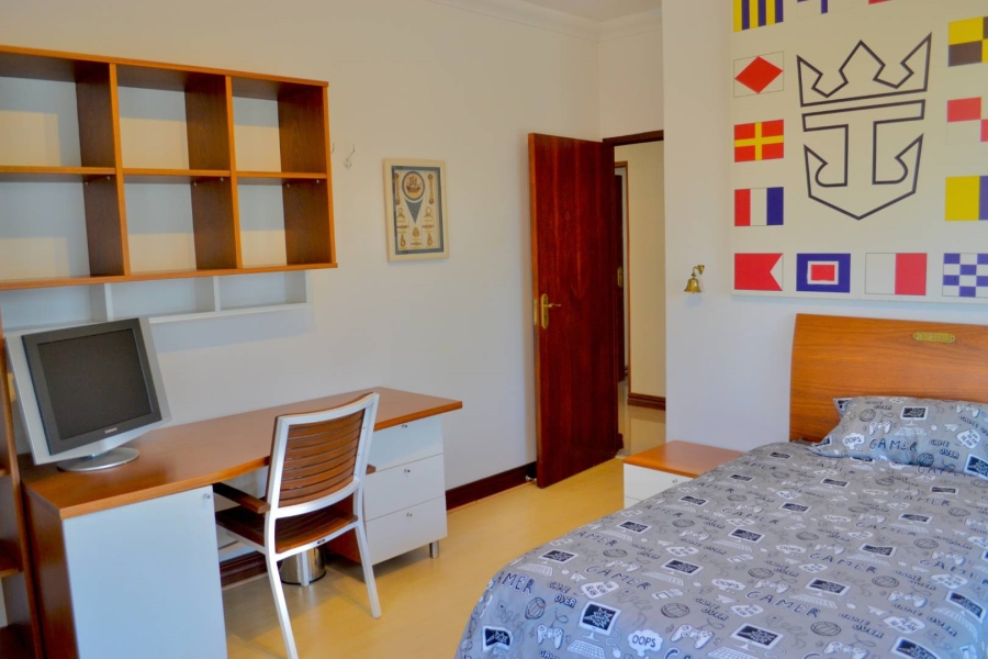 To Let 4 Bedroom Property for Rent in Woodhill Estate Gauteng