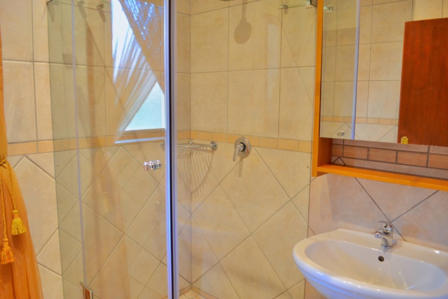 To Let 4 Bedroom Property for Rent in Woodhill Estate Gauteng