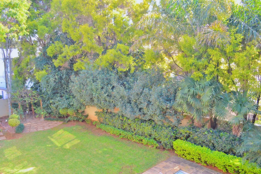 To Let 4 Bedroom Property for Rent in Woodhill Estate Gauteng