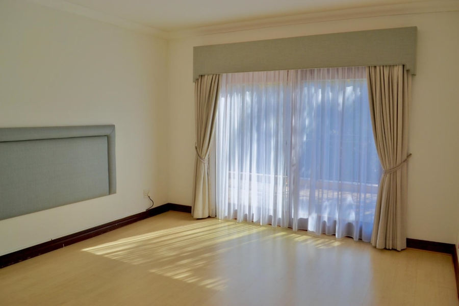 To Let 4 Bedroom Property for Rent in Woodhill Estate Gauteng