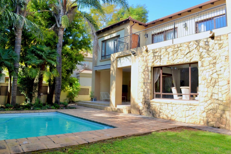 To Let 4 Bedroom Property for Rent in Woodhill Estate Gauteng