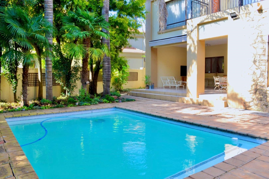 To Let 4 Bedroom Property for Rent in Woodhill Estate Gauteng