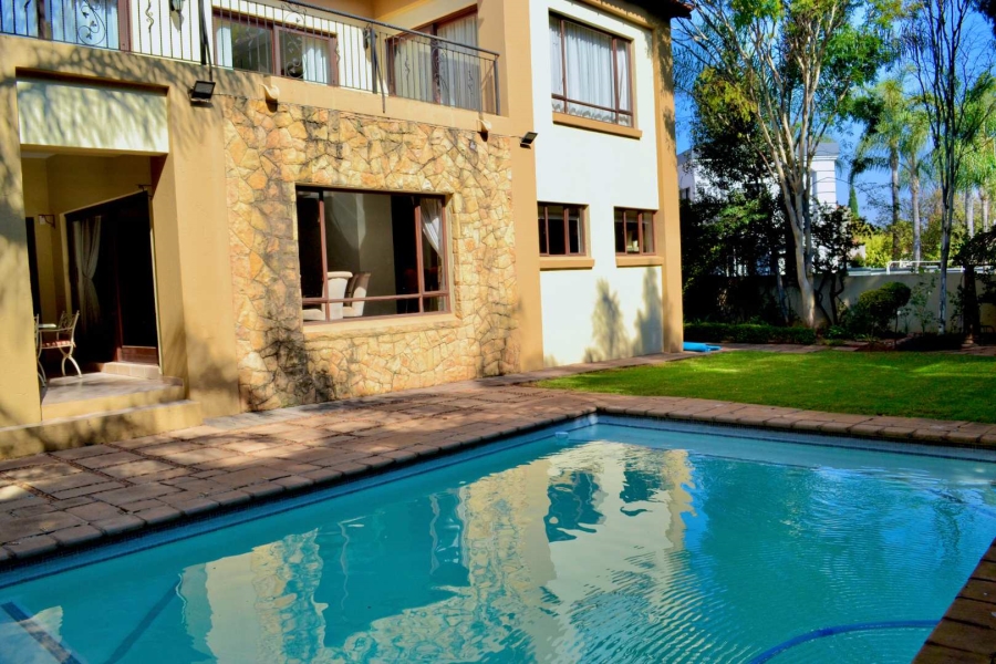 To Let 4 Bedroom Property for Rent in Woodhill Estate Gauteng