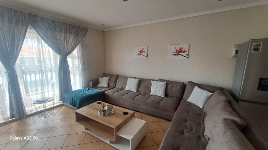 2 Bedroom Property for Sale in Vorna Valley Gauteng