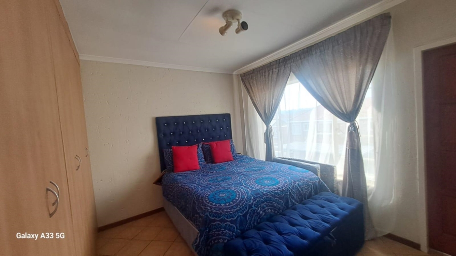 2 Bedroom Property for Sale in Vorna Valley Gauteng